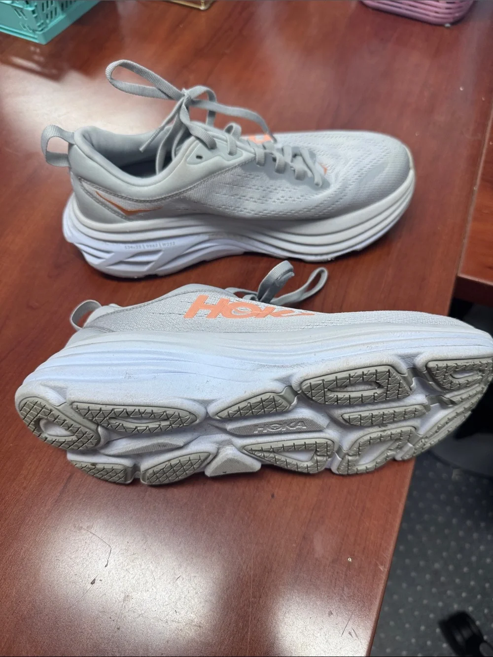Hoka sneakers size 7.5 // 070901